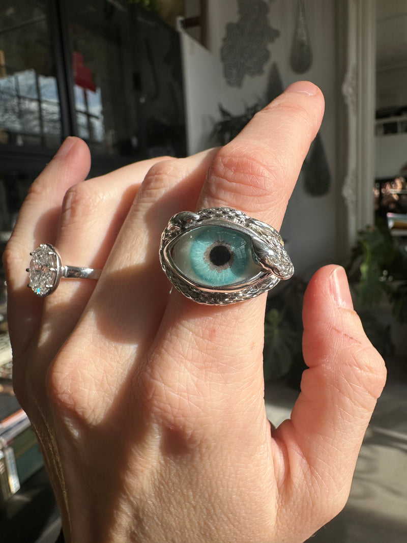 Ojo De Medusa Hand Painted Eye Ring - sz 6.75
