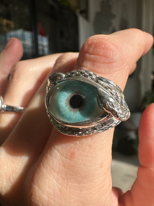 Ojo De Medusa Hand Painted Eye Ring - sz 6.75