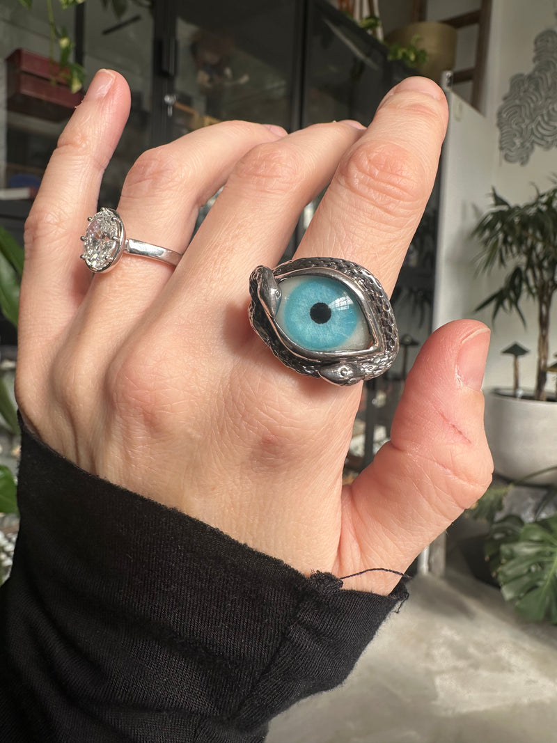 Ojo De Medusa Hand Painted Eye Ring - sz 10