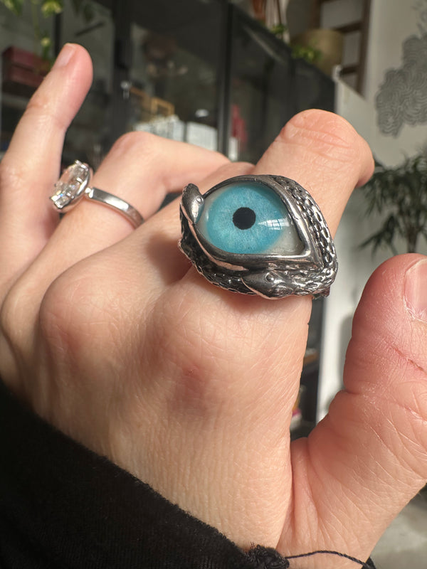 Ojo De Medusa Hand Painted Eye Ring - sz 10