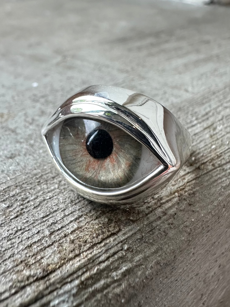 Grey Hazel Silver Classic Eye Ring