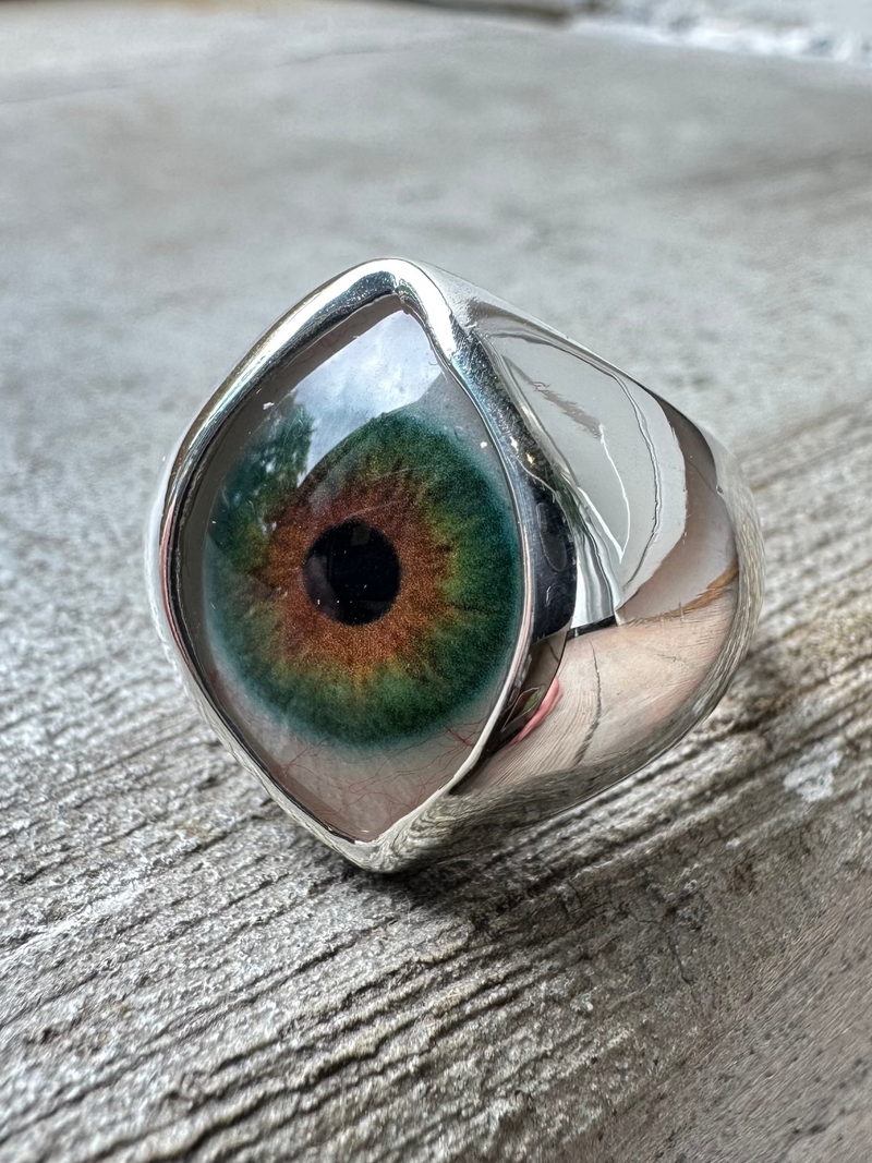Bright Green Hazel Painted King Eye Ring