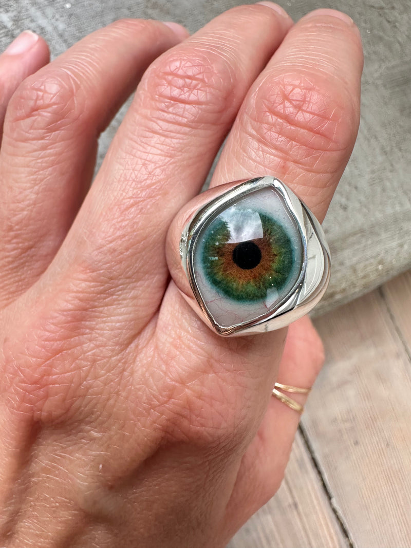 Bright Green Hazel Painted King Eye Ring