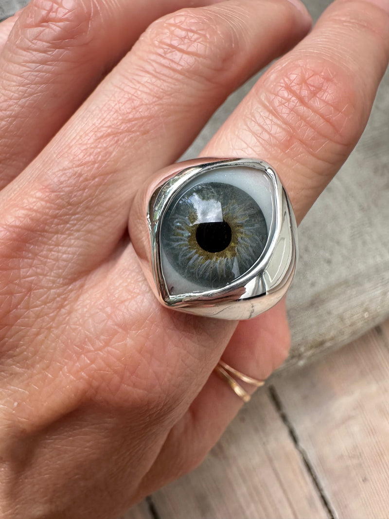 Bright Green/Blue Hazel Painted King Eye Ring