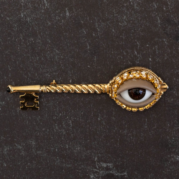 Twisting Turn Key Wink