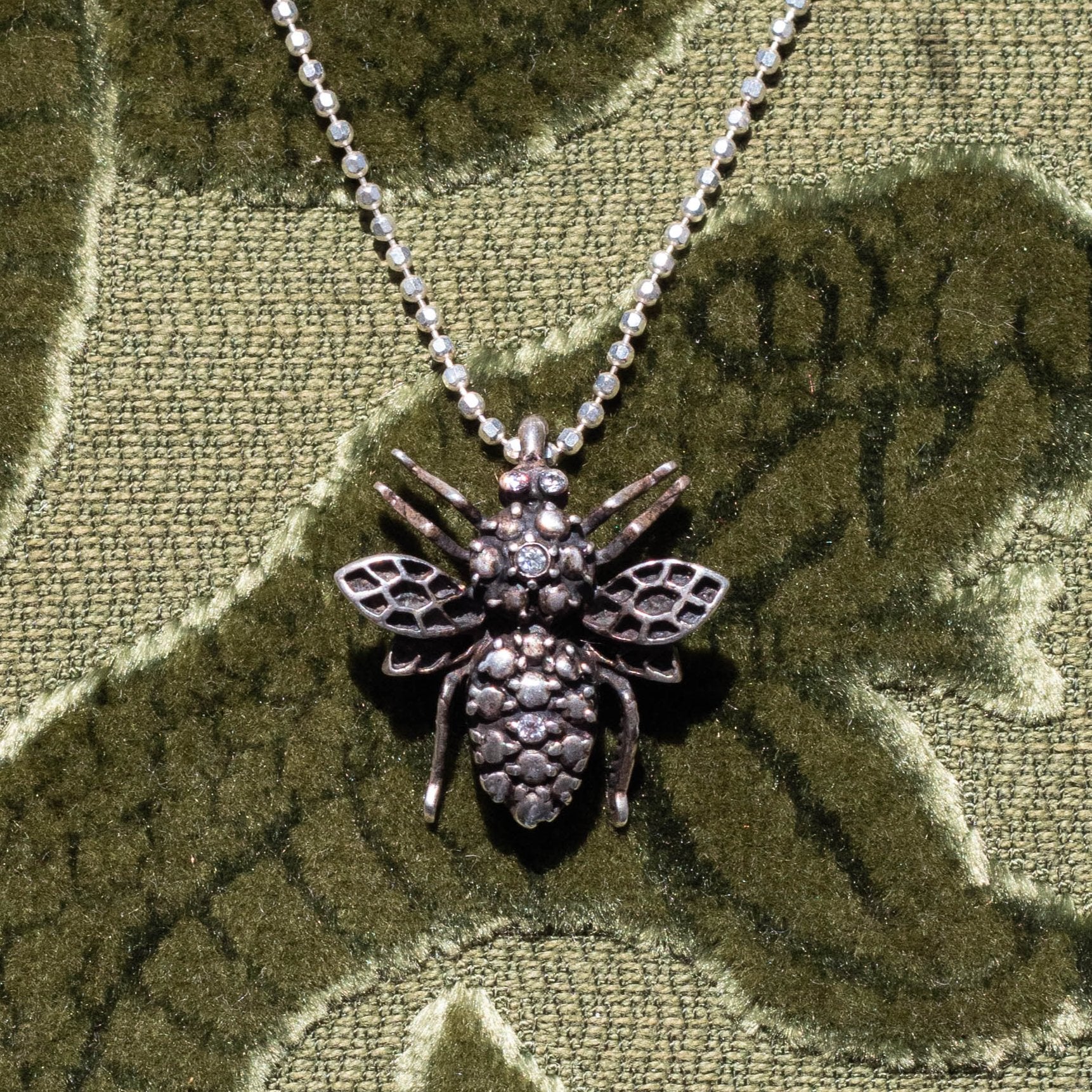 Silver Bee Pendant – Eyeba